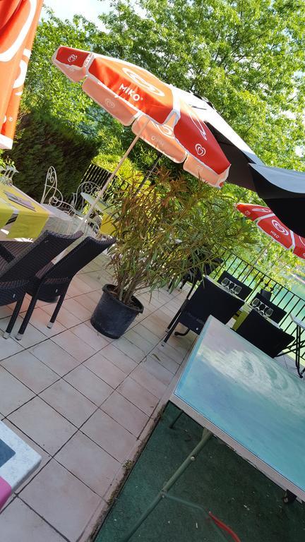Les Sirenes Hotel Lepin-le-Lac Bagian luar foto